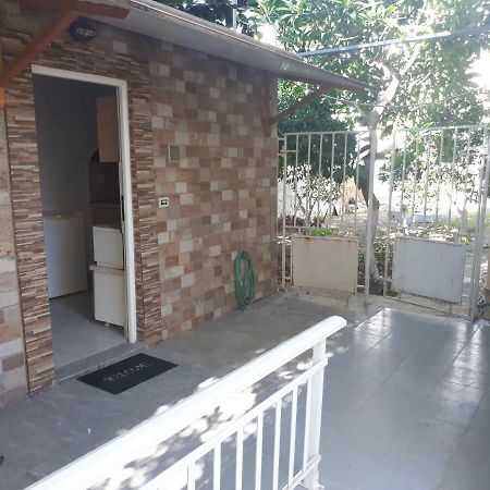 Vivian'S Small House Appartement Rhodes City Buitenkant foto