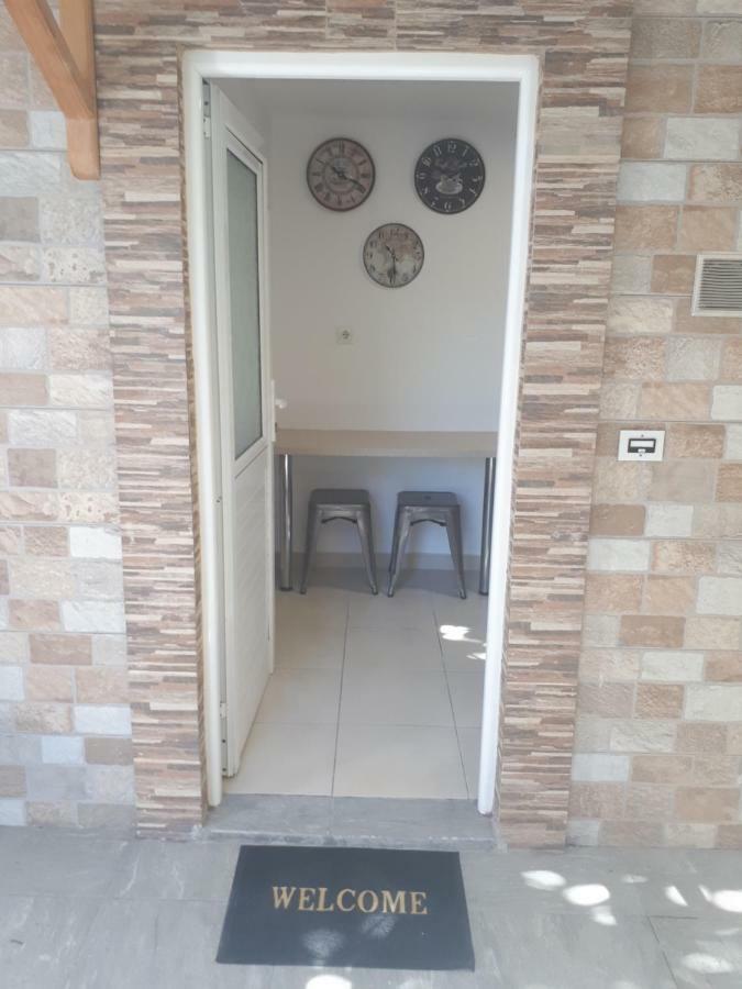 Vivian'S Small House Appartement Rhodes City Buitenkant foto